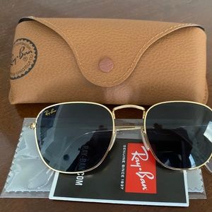 RAY BAN FRANK LEGEND GOLD SUNGLASSES